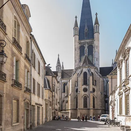 La Chouette Des Ducs, En Hypercentre